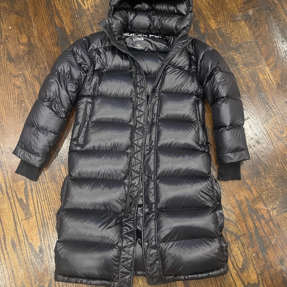Aritzia Super Puff (Long) in black Hi-Gloss